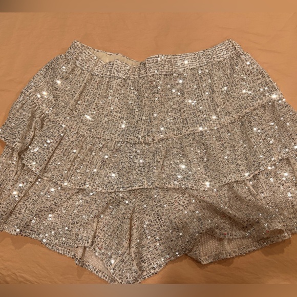 NWOT! Sparkly shorts - Picture 6 of 7